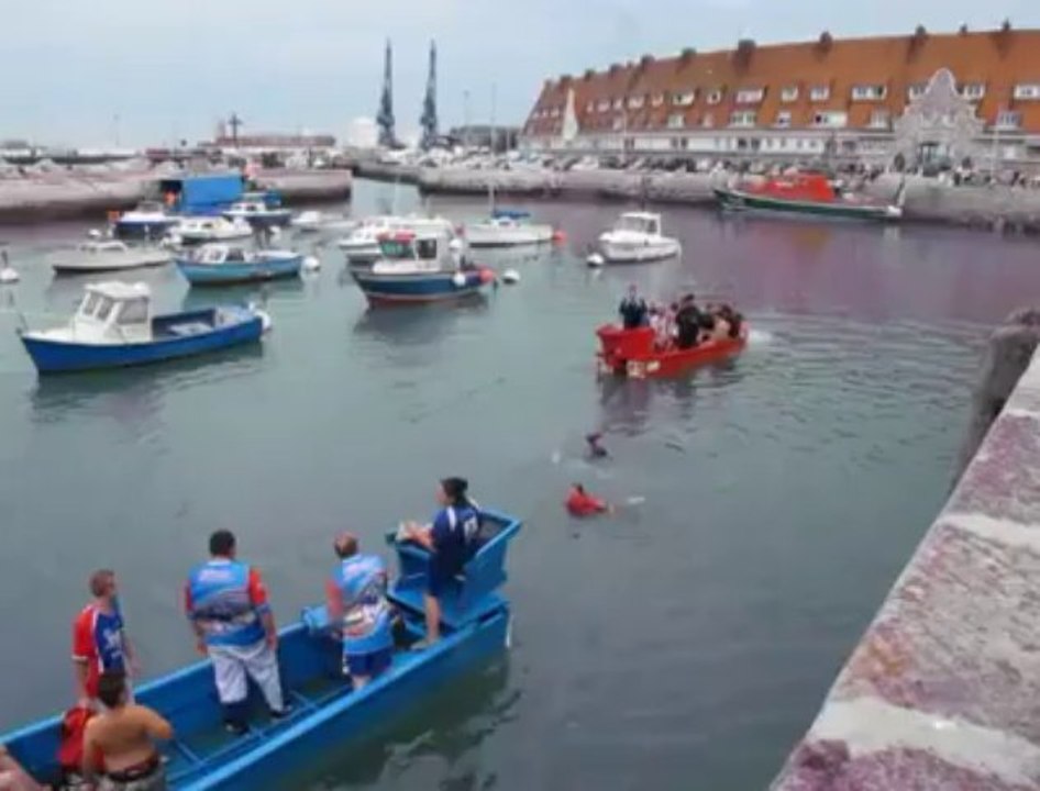 Joutes nautiques à Calais : Natacha Bouchart à l'eau !