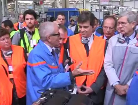 Douvrin : Montebourg visite la Française de Mécanique