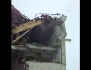 Démolition de l’ancien silo Unéal à Auxi-le-Château