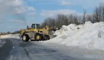 A16 : les pelleteuses déblaient