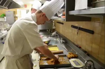 BAILLEUL, les lycéens de Sainte-Marie en cuisine pour les juges du Rotary