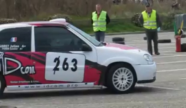 Slalom automobile Calais