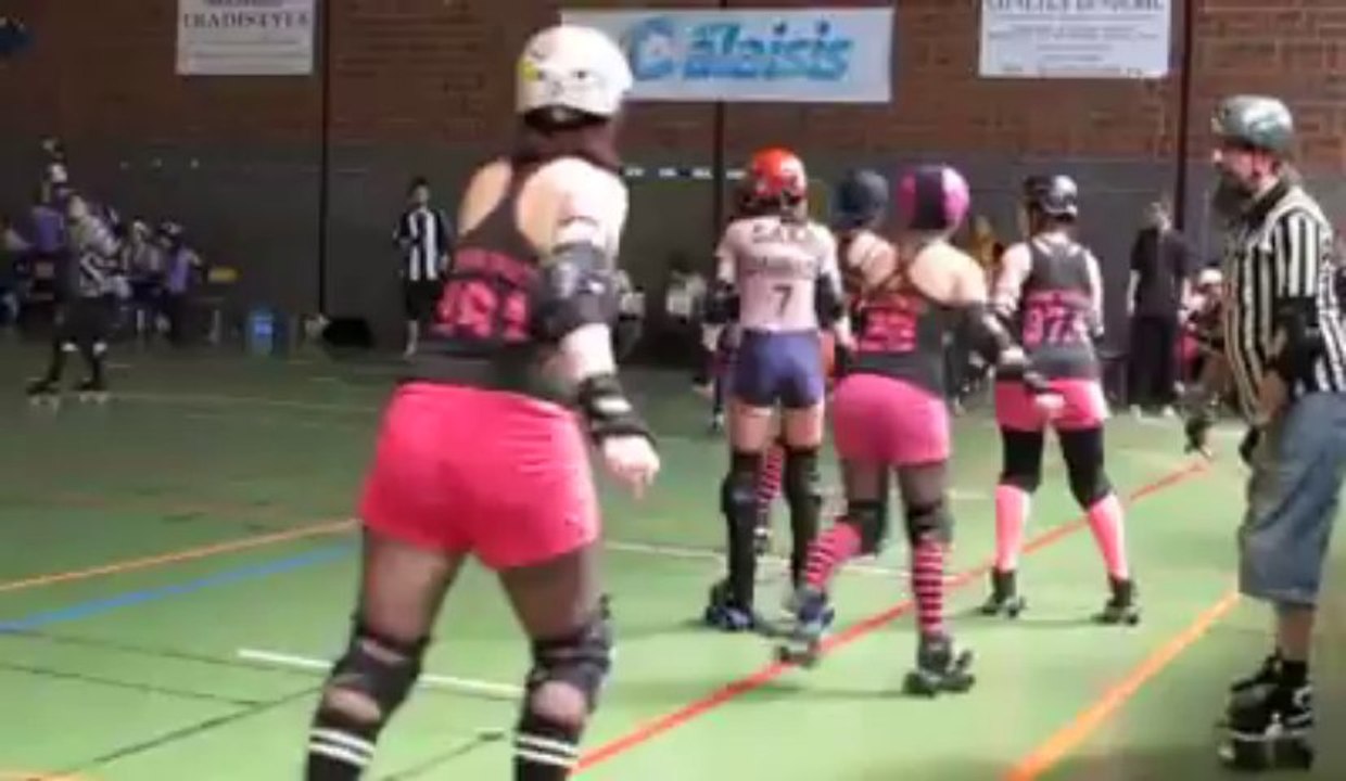Calais : Black Tagada versus Purple Reines, un match de roller derby au sommet