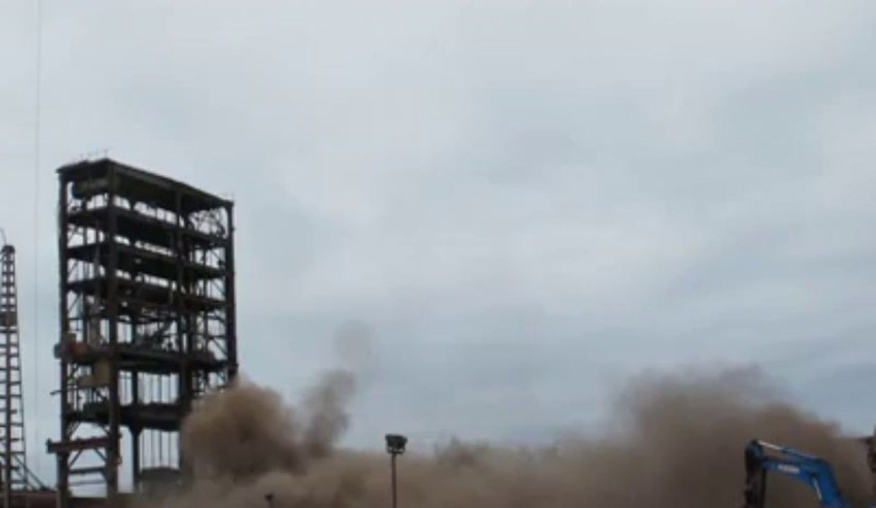 Dunkerque: démolition de l'ancienne centrale thermique EDF