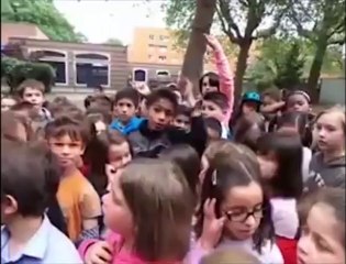 Lille-Fives : moment de recueillement à l'école Cabanis