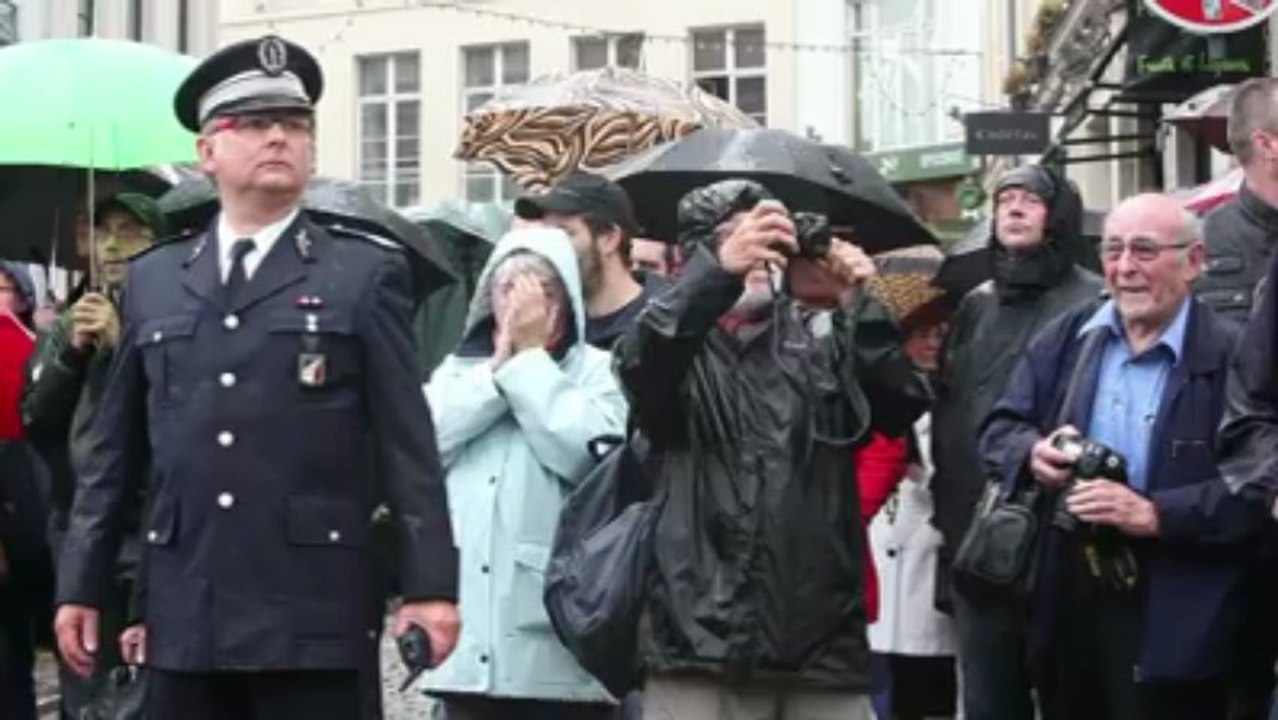 Hommage à Pierre Mauroy, devant la Cathédrale de la Treille à Lille
