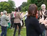 Saint-Jans-Cappel: initiation au yoga du rire lors de Villa en fête à la villa Marguerite-Yourcenar