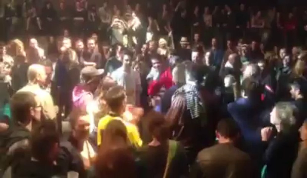 Féfé au Métaphone d'Oignies parmi la foule, 29 juin 2013