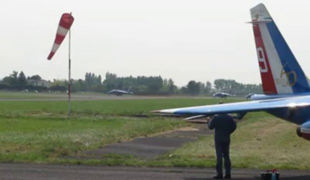 Meeting de Prouvy : décollage pour la patrouille de France (12/07/13)