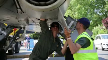 Marcq-en-Baroeul : installation d'un avion Jaguar