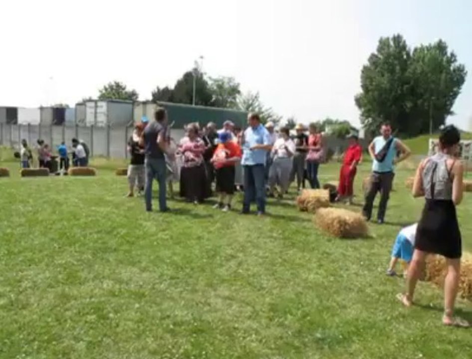 Seclin : Les Papillons blancs jouent des percussions à la fête médiévale