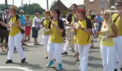 10 ans du géant Hippolyte-Hyacinthe à Mouchin : ambiance brésilienne avec le groupe cysonien Batida Batuc