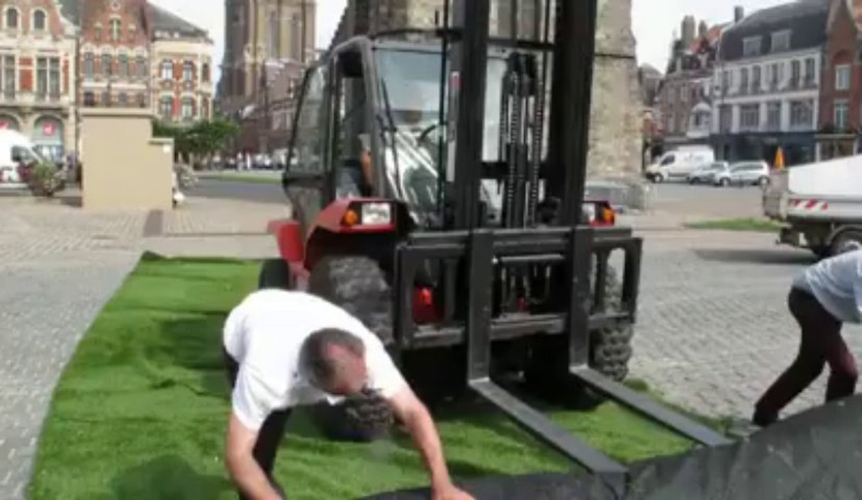 La Grand-Place de Béthune en tenue d'été