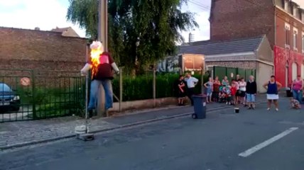 Armentières : brûlage des gugusses aux Prés du Hem