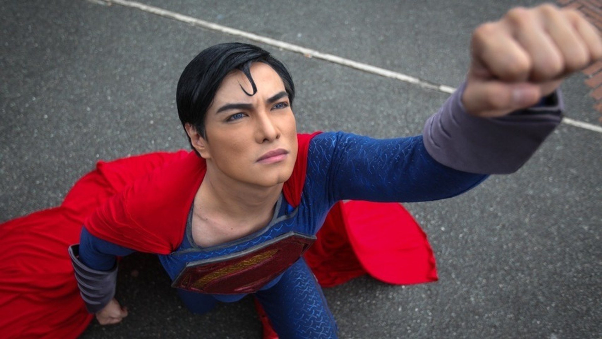 ⁣Fan Undergoes Plastic Surgery To Become Superman