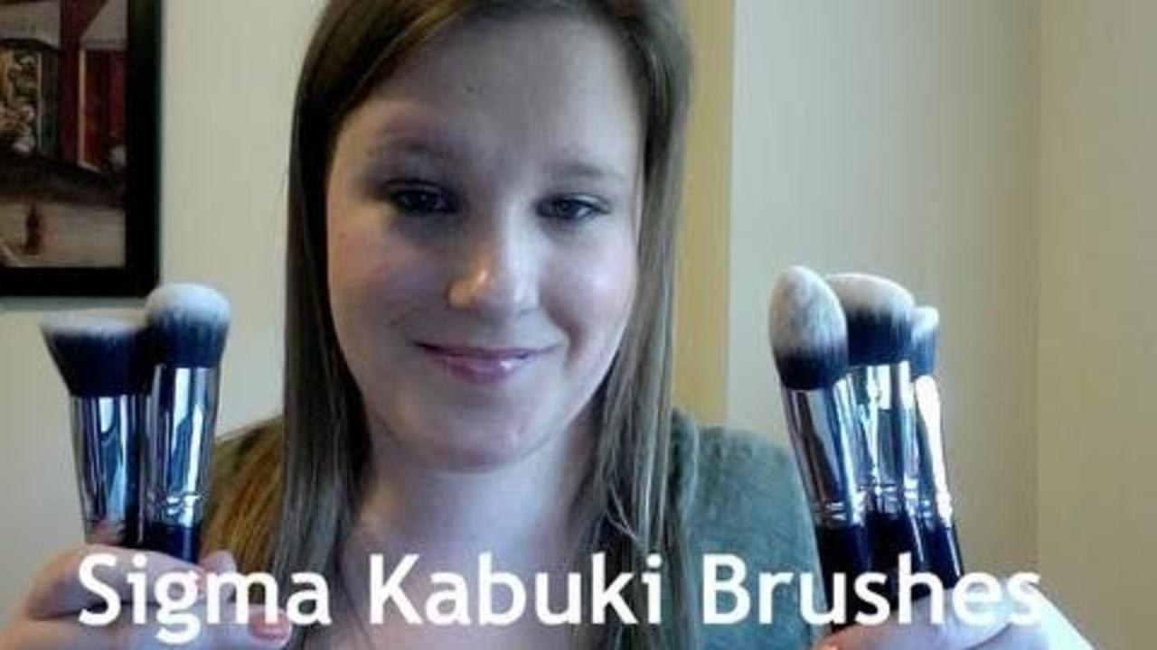 NEW SYNTHETIC KABUKI KIT 5 BRUSHES