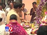 Tv9 Gujarat - Maharashtra CM bring Lord Ganesha home