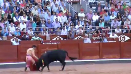 ALBERTO ESCUDERO A HOMBROS EN LA GLORIETA