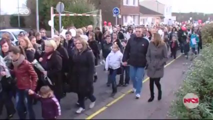 Des centaines de roses en hommage à Pauline