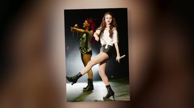 Selena Gomez Meets Her Fans After London Tour Gig