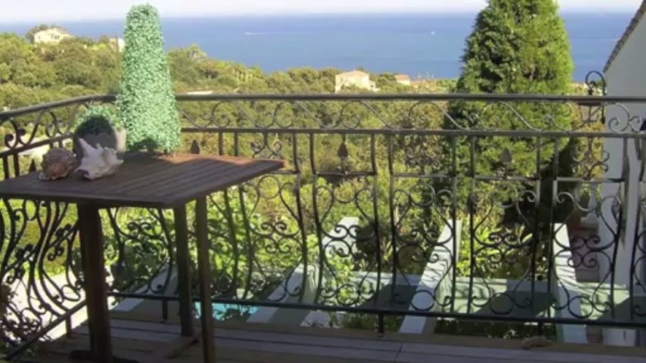 Vente propriété à Sainte-Maxime - Vue Mer - Piscine - 2 maisons indépendantes