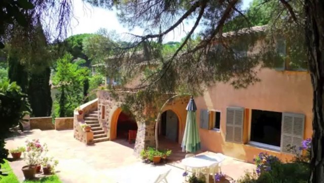 VILLA à Vendre à Sainte-Maxime (83) - Piscine - Plage à pied - Vue Mer