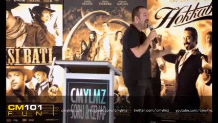 Cem Yılmaz _ Ünlü Görünce Telefona Sarılmak