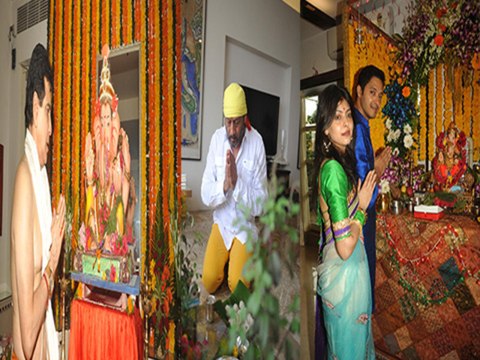 Bollywood Welcomes Lord Ganesh (2013)