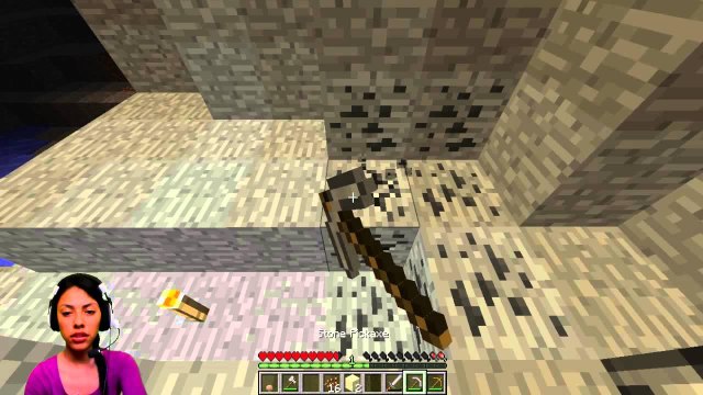 Minecraft Hardcore - Ep 1 - Staying Alive!