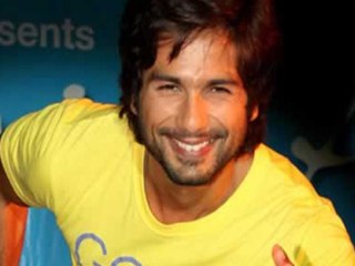 Shahid Kapoor In Girls College