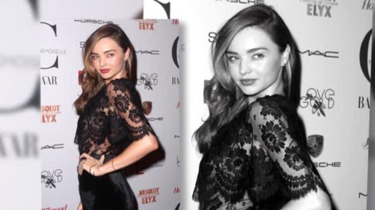 Miranda Kerr ohne BH in Spitzenkleid