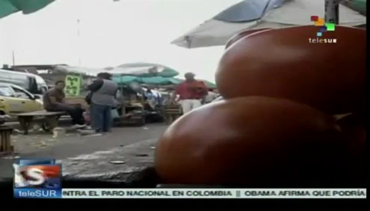 Campesinos colombianos comienzan desbloqueo de carreteras