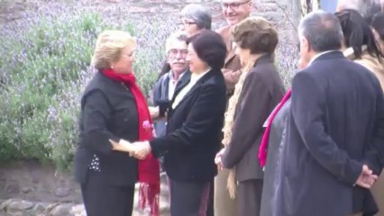 Bachelet homenageia vítimas da ditadura Pinochet