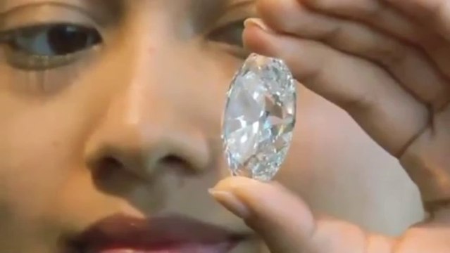 El diamante blanco más grande del mundo será subastado en Hong Kong