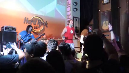 ONE VISION no HARD ROCK CAFÉ LISBOA (WE ARE THE CHAMPIONS) 5/9/2013 DSCN1823