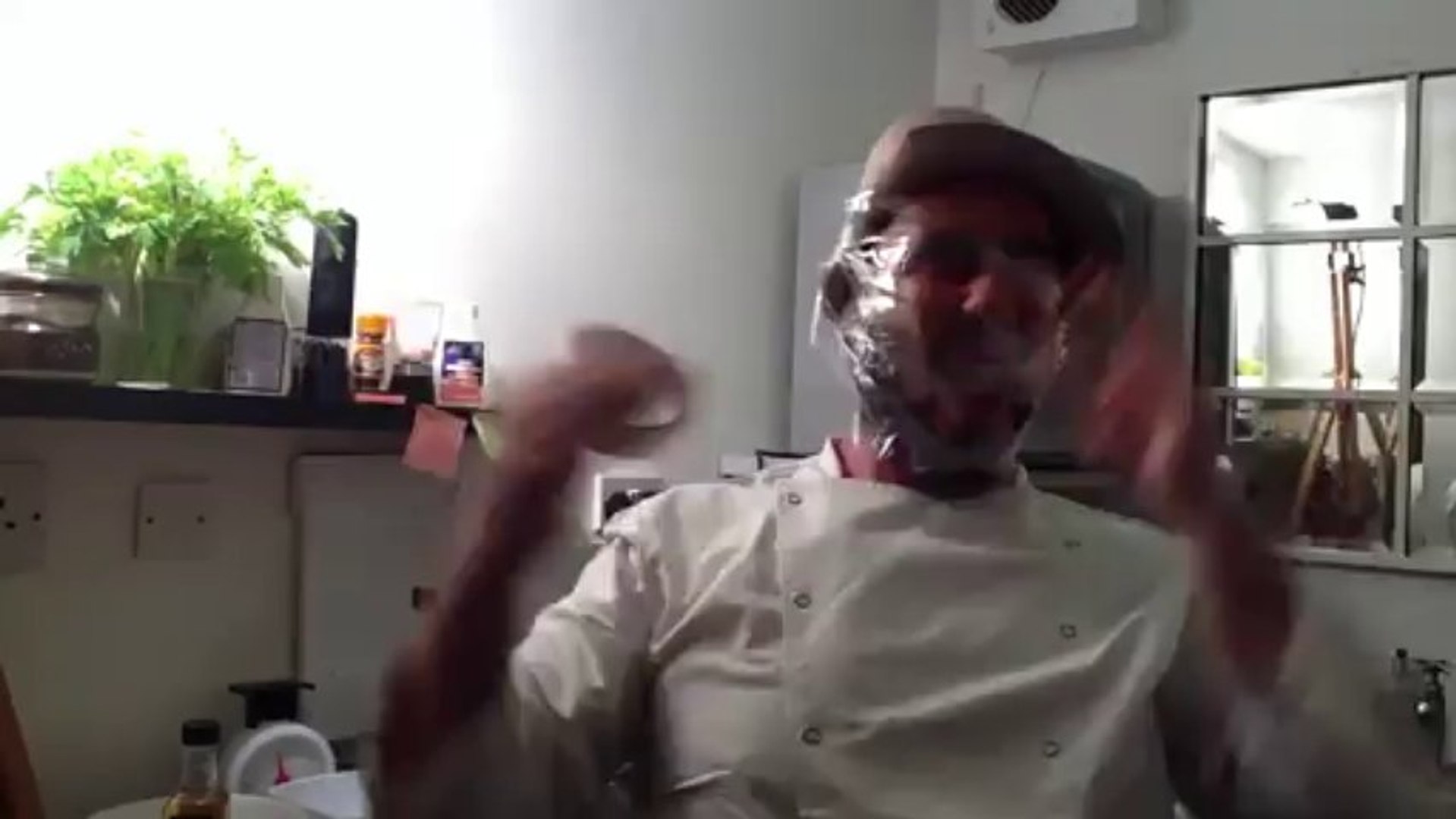 ⁣How to use sellotape