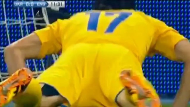 WM-Quali: Schiedsrichter rettet England