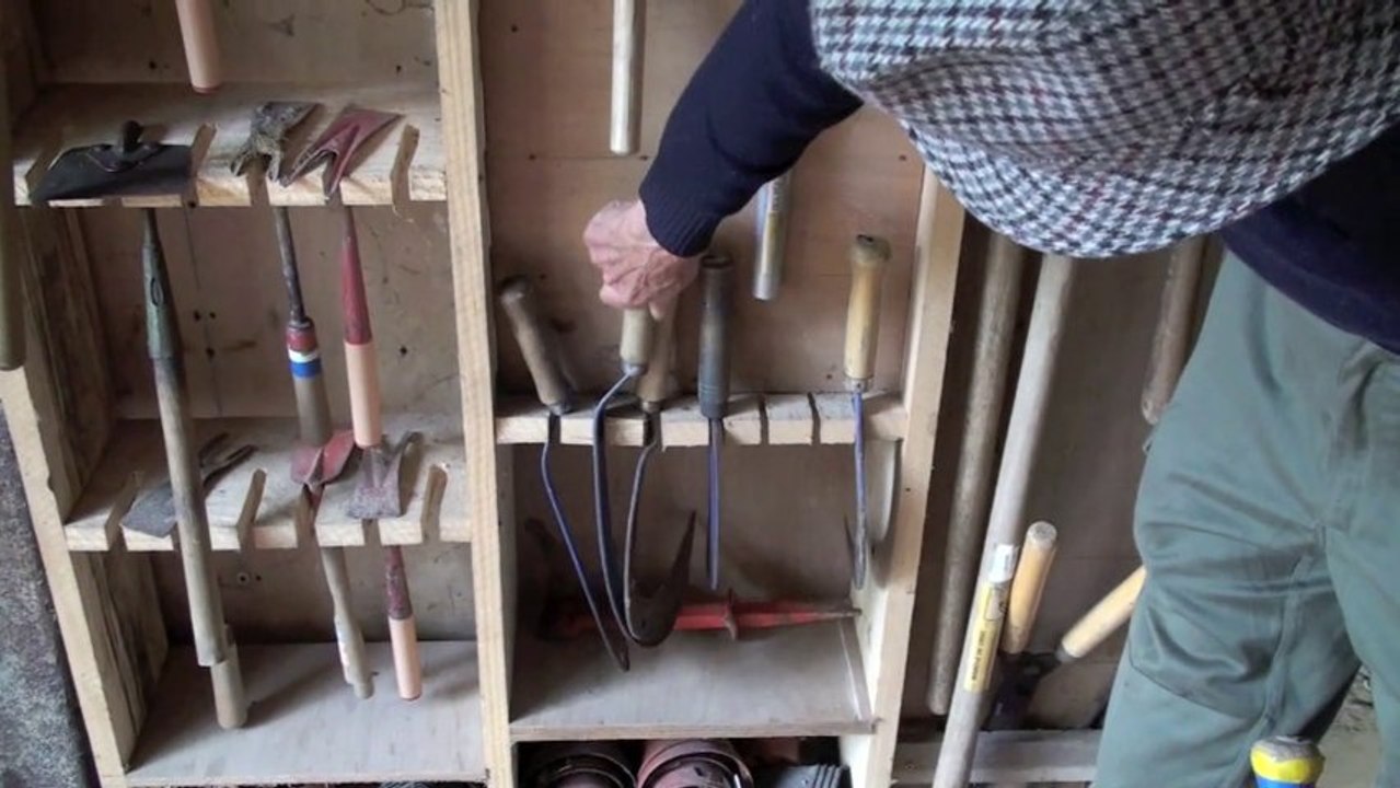 Divers porte-outils destinés aux outils de jardin (fabrication et utilisation)