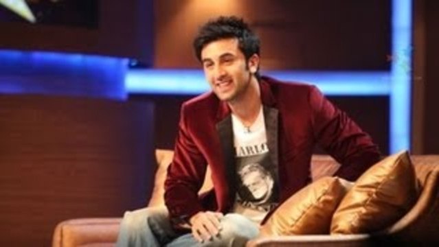 Ranbir Kapoor Flirts With Media Girl !