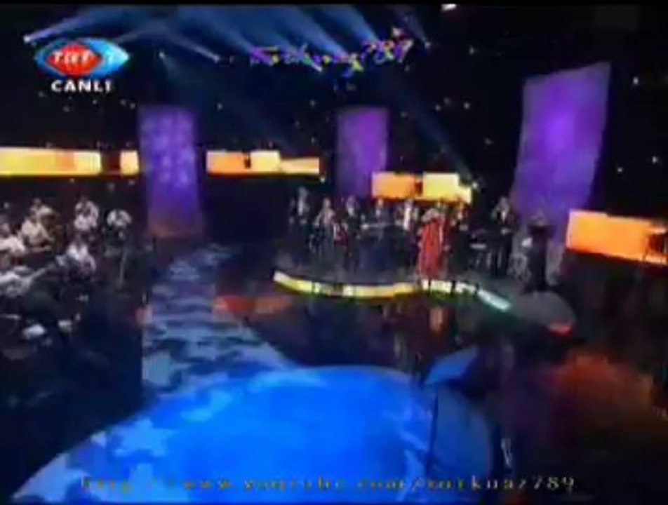 TÜRKÜLERLE SÜPER GECE SOLİSTLERİ-Telgırafın Tellerine Kuşlar Mı Konar