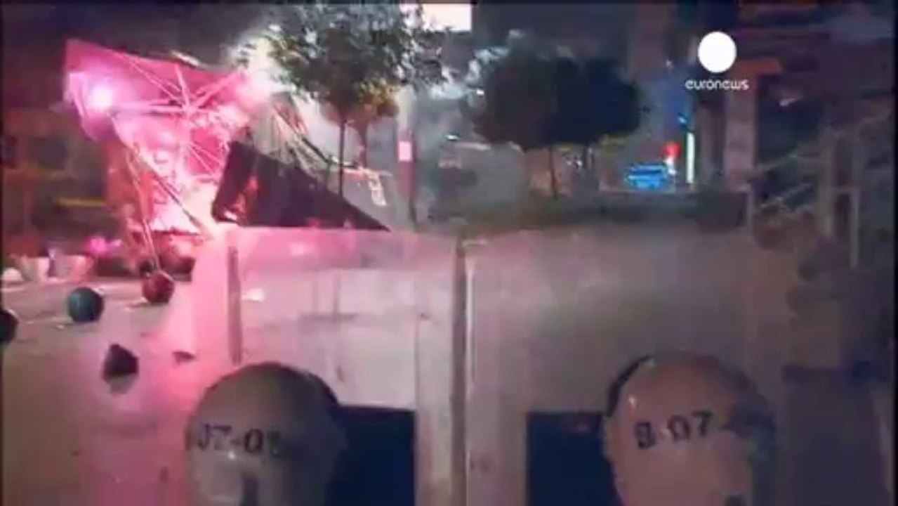 Turkey: protesters clash with police