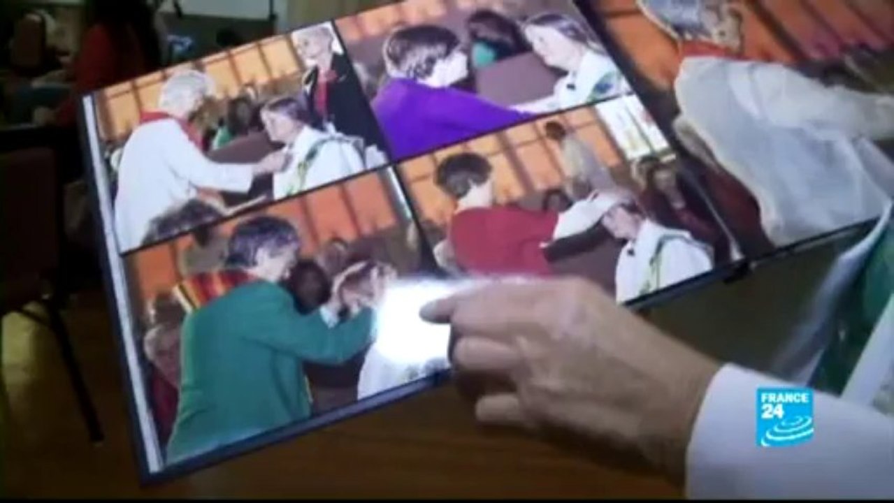 FOCUS - Female priests defy the Vatican