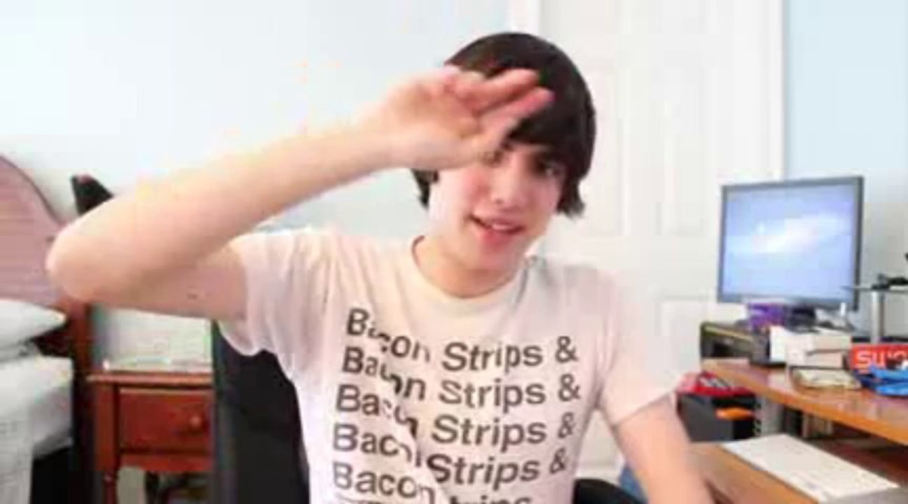 How to fix iPhone 4S 4 Cracked Back Glass How to take iPhone back off! updated sep 12, 2013