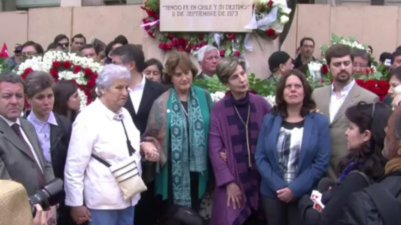 Chilenos homenageiam Salvador Allende