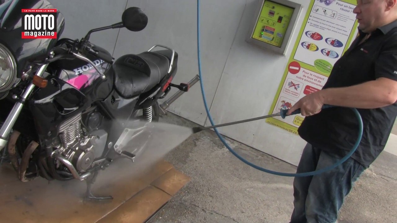 Lavage moto (2) : Bien laver à l'eau et au jet sous pression ! - Vidéo  Dailymotion