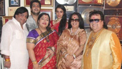 Bappi Lahiri Performs Ganesh Pooja With Family !