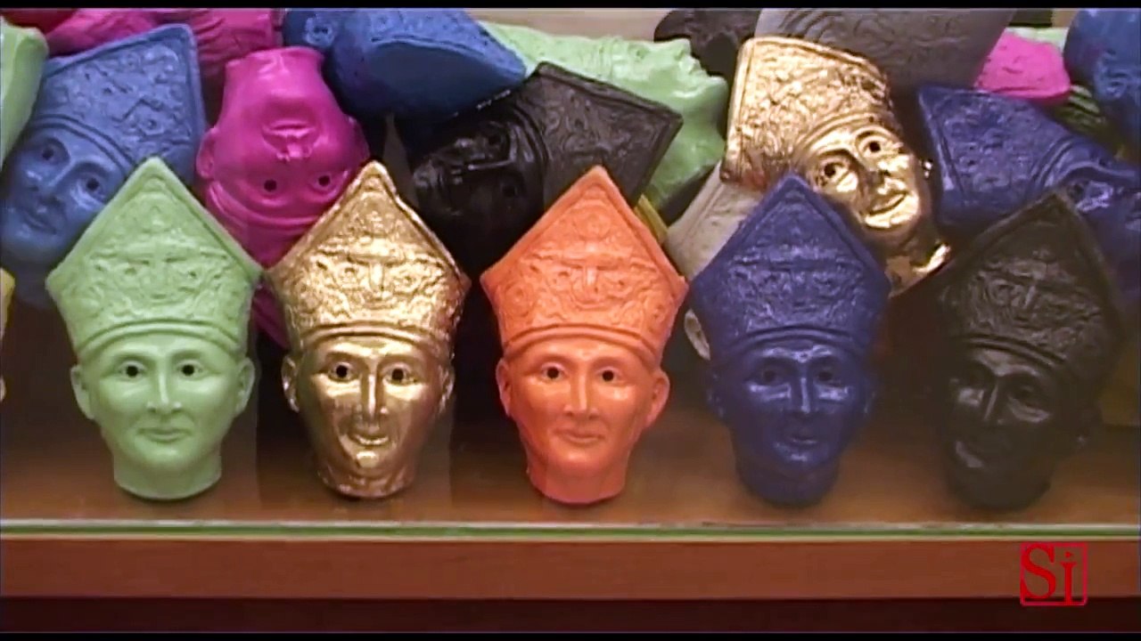 Napoli - Il cardinale Sepe visita la mostra "Portasangennaro" -1- (11.09.13)