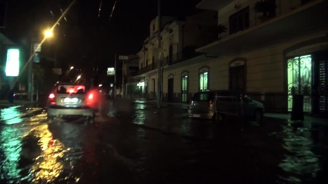 Agro Aversano (Caserta) - Maltempo, strade allagate tra Carinaro e Teverola (10.09.13)