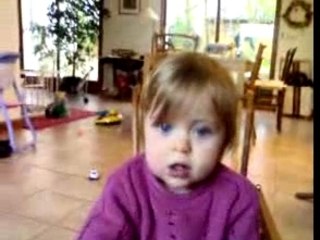 Aredien joue avec son bébé