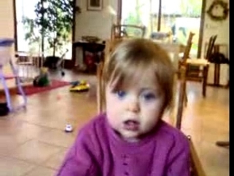 Aredien joue avec son bébé